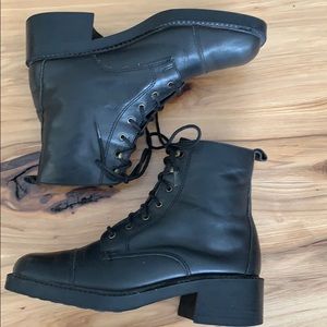 Black leather boots EUC